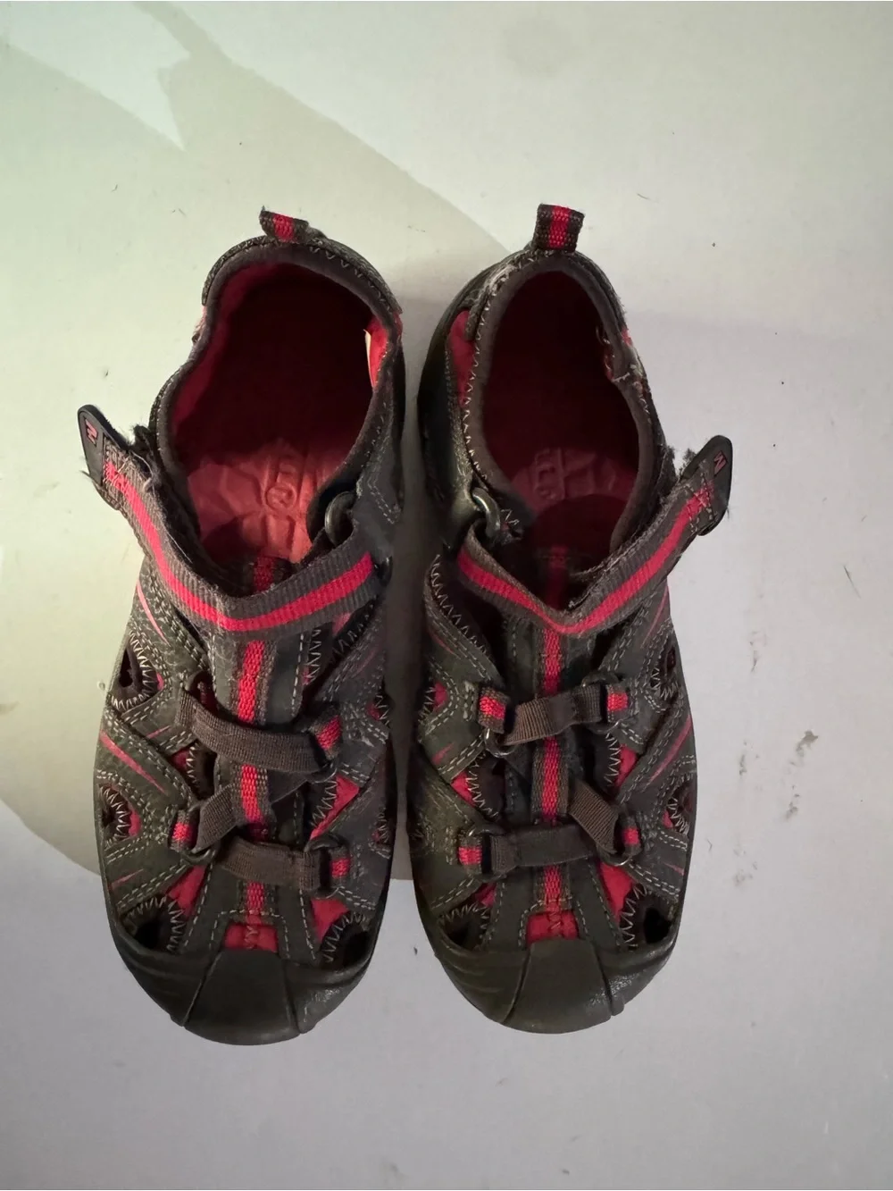 Merrell Kids Active Sandals in Dark Gray and Red